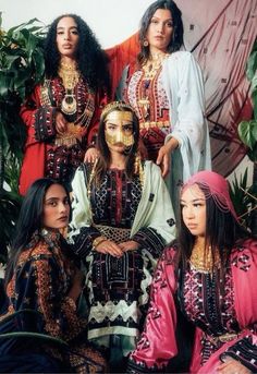 baloch culture Cultural Aesthetic, Middle Eastern Clothing, Istanbul Fashion, Arabic Clothing