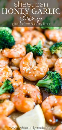 cooked shrimp and broccoli with lemon wedges