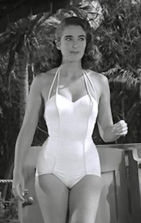 Creature From The Black Lagoon, The Black Lagoon, White Bathing Suit, Classic Movie Stars, Classic Actresses, Classic Horror Movies, Vintage Swimsuits