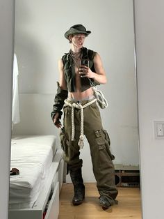 Beyond Wonderland Outfit Men, Man Festival Outfit, Edc Outfits Ideas Men, Halloween Costume Male, Halloween Costumes Male, Indiana Jones Halloween Costume, Indiana Jones Halloween, Marlon Noah, Coachella Outfit Men