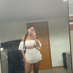 Super Cute! Just Needs Some Ironing And She’s Good It’s Size Medium But Fits More Like Small White Cropped Sets For Vacation, White Cropped Vacation Sets, Fitted Casual Sets For Brunch, White High Waist Crop Top For Day Out, White Cropped Summer Bottoms, Casual White Short Crop Top, Casual White Sets For Brunch, Casual White High Waist Sets, White Short Sets For Day Out