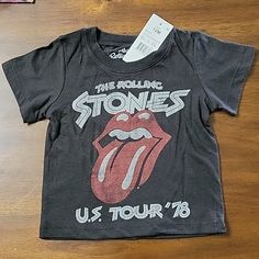 Brand New With Tags. Rolling Stones Tshirt, Rolling Stones Shirt, Rolling Stones Tee, Beatles Shirt, Rolling Stones Band, Tour Shirt, Baby Shirts, Crew Neck Shirt, Logo Tees