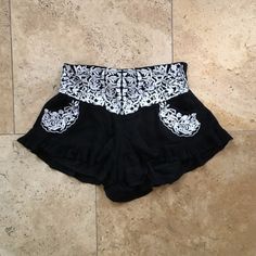 Ruffled Stretchy Lf Shorts With White Embroidery. Size 10 Australian So Would Fit A Medium. 2 Small Front Pockets. Never Worn - New With Tag. Granola Goth, Black Lace Shorts, Pattern Romper, White Angel, Velvet Shorts, Witch Outfit, Boho Patterns, Halter Mini Dress, Ruffle Shorts