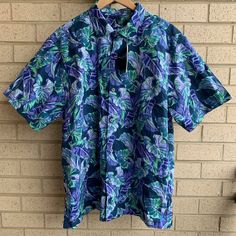 Tommy Bahama Navy Floral Tropical Hawaiian Shirt Cotton. Tommy Bahama Item #: St325342ma. Men's Sizes. Retail Price Of $99.50. Shirt Is Brand New With Tags. Authentic Tommy Bahama Item Will Be Packed Securely & Shipped Quickly. Please Let Me Know If You Have Any Questions! All-Over Graphic Detail Machine Washable 100% Cotton Tropical Print Button-up Hawaiian Shirt For Beach, Vintage Blue Button-up Hawaiian Shirt, Cotton Tropical Hawaiian Button-up Shirt, Blue Button Up Shirt, Button-up Hawaiian Shirt With Palm Tree Print For Beach, Palm Tree Print Button-up Hawaiian Shirt For Beach, Bahama Blue, Plaid Tie, Blue Hawaiian