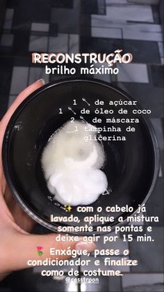 A reconstrução capilar é indicada para todos os tipos de cabelo, principalmente aqueles que estão enfraquecidos e embaraçando. Ao reconstruir os fios, você repõe as proteínas, revitaliza os fios, resgata a força, confere maciez e brilho. Hair Motivation, Curly Hair Accessories, Face Skin Care Routine, Cabello Hair, Hair Care Recipes, Hair Secrets, Skin Care Spa