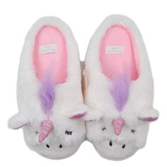 It's cold, spring seems far away... Snow as white as the mythical horse's coat keeps falling, but you don't let it get you down! As soon as you come back from work you proudly wear your unicorn slippers that will protect and warm your feet! The material provides a wonderful feeling of softness Fits perfectly with a onesie Indoor use only!⚠️ Available in several sizes We advise you to take your usual size Slipper Shoes Women, Woman Slippers, Unicorn Shoes, Girls Slippers, Plush Shoes, Slippers Cute, Unicorn Slippers, Cozy Shoes, Outdoor Sneakers