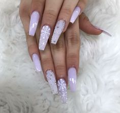 Winter Coffin Nail Ideas, White Nails Classy, Sparkle Christmas Nails, Winter White Nails, Gold Sparkle Nails, Coffin Nail Ideas, Art Nails Design, Matte Pink Nails, Red Nails Glitter