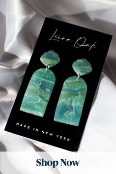 Shop our Coastal collection out now! They're hypoallergenic, made with surgical stainless steel. Our earrings are handmade in New York City and one of a kind. Polymer clay earrings are lightweight and waterproof, highly durable for your lifestyle. We aim to bring elegance and sophistication to the world of clay earrings. Check out our other collections online at leiraoakdesigns.com! Beachy Jewelry, Handmade Clay Earrings, Polymer Clay Jewelry Tutorials, Handmade Clay Jewelry, Resin Jewelry Making, Polymer Clay Jewelry Diy, Q Tip