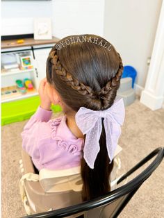 Follow the link to watch full tutorial! Baby Hair Dos, Daughter Hairstyles, Lil Girl Hairstyles, Chelsea Doll, Pashmina Hijab Tutorial, Princess Hair, Easy Hairstyle, Hairdos For Curly Hair