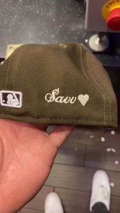 Fitted Caps Aesthetic, Cute Anniversary Gifts, Streetwear Hats, Bf Gifts, Hat Ideas