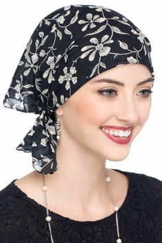 Head Covering Styles, Bandana Fashion, Gabor Wigs, Hair Bandana, Head Bandana, Head Scarf Tying, Ladies Head Scarf, Chemo Headwear, Cotton Bandanas