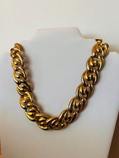 This incredible vintage piece is the perfect addition to your collection! Chunky gold chain in genuine vintage 90's style. Falls beautifully on the neck. Necklace measures 18 inches long. Each chain segment measures 0.8x0.8x0.25 inches. Ready to wear! Neck Necklace, Chunky Gold Chain, Grand Junction, Christmas Deals, Vintage Stil, Vintage Necklace, 90s Fashion, Gold Chain, Gold Chains