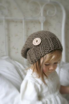 "🎁 + FREE gift pattern! Beginners hat knitting pattern Aine with basic stitches. Worked with basic stitches back and forth with chunky/bulky yarn.This is a perfect knitting project for a beginner knitter - there are no abbreviations used. The pattern comes in all sizes and the hat is suitable for boys or girls; young or old! This listing is only a PDF PATTERN in ENGLISH and not a finished product Sizes for 6m/1y/3y/child/teen/woman/man Knitted: flat Skill level: easy You need: Bulky (7 wpi; 12 Chunky Hat Knitting Pattern, Slouch Hat Knit Pattern, Chunky Hat Pattern, Stylish Winter Hats, Slouch Hat Pattern, Slouch Beanie Hats, Easy Knitting Projects, Chunky Hat, Knitting Basics