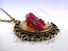 Wizard of Oz Necklace Nickel-free Red Resin Jewelry, Nickel-free Red Themed Jewelry, Vintage Red Resin Jewelry, Nickel-free Themed Red Jewelry, Themed Red Nickel-free Jewelry, Red Valentine's Day Themed Jewelry, Red Themed Necklace For Gift, Themed Red Necklace For Gifts, Themed Red Necklace For Gift