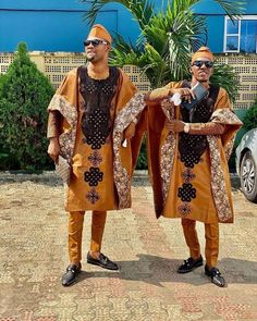 Authentic African AGBADA for men. Do you love wearing fashionable African outfits made of high quality fabrics with top notch tailoring? If yes, kindly place your orders for this beautiful AGBADA. We do for individuals, groups, couples and even families and cater to both males and females. All Ebuka Style, Agbada For Men, Native Outfits, Agbada Design, Mens Traditional Wear, Latest African Wear For Men, Men Native, Men Kaftan, Dashiki For Men