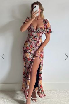 Short Casual Summer Dresses, Floral Clothes Aesthetic, Backyard Wedding Guest Outfit, Winery Wedding Outfit Guest, Barn Wedding Guest Outfit, September Wedding Guest Dress, October Wedding Guest Outfits, Short Wedding Guest Dress, Floral Wedding Guest Dress