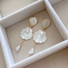 Pearl Drop Shell-shaped Earrings For Gift, White Shell-shaped Earrings For Jewelry Making, She’ll Earrings, Earring Styles Ideas, Beach Wedding Earrings, Beach Wedding Jewelry, Earrings Summer, Seashell Jewelry, Classic Wedding Rings