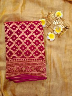 Fancy Sarees With Price, Traditional Wardrobe, Gown Dress Party Wear, Ceremony Outfit, Haldi Ceremony Outfit, Kalamkari Fabric, Saree Hairstyles, Saree Wearing, Saree Wearing Styles