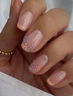 Get some inspiration for peach nail designs! From neutrals to bright neons, here are our favorite peach nail ideas, perfect for warm weather. #spring #nail #design #ideas Neutral Flower Nails, Peach Nails, Nail Color Trends, Nagel Tips, Pointed Nails, Fake Nails With Glue, Nailed It, Nail Charms