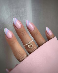 Trendy Swirl Nails, Pastel Swirl Nails, Nagellack Trends, Organic Nails, Lavender Nails, Cute Spring Nails, Bright Nails, Minimalist Nails