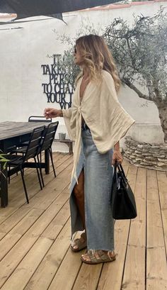 Arizona Fashion Outfits, Skirt Outfits Denim, Skirt Fall Outfits, Outfits Fall 2022, Vetement Hippie Chic, Stile Hippie Chic, Closet Necessities