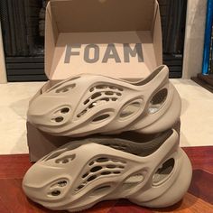 Yeezy Foam Runners Mist Sz 12 Jordan 4 Travis Scott, Jordan 6 Travis Scott, Yeezy Foam Runners, High Air Force 1, Kanye West Adidas, Yeezy Foam Runner, Foam Runners, Vapormax Nike, Yeezy Foam