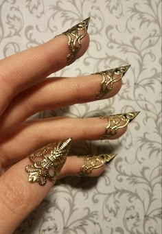 Dragon Claws, Nail Armor, Claw Nails, Dragon Claw, Gold Dragon, Fashion Black, Hand Jewelry, Fantasy Jewelry