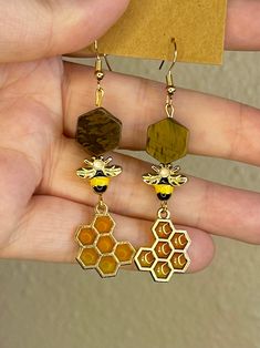 Bee themed beads and charms paired with an assortment of other pieces Bee Themed Outfit, Earrings Bee, Honey Bee Earrings, Bee Earrings, Bee Theme, Themed Outfits, Etsy Earrings, Chloe, Dangle Drop Earrings