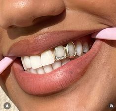 Gold Tooth Cap, Diamond Cut Grillz, Mouth Grills, Pretty Teeth, Silver Grillz, Grillz Teeth, Diamond Grillz, Xoxo Jewelry