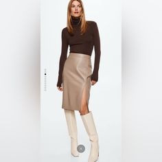 New In Beige Midi With Slit Beige Leather Skirt Outfit, Laura Blair, Mango Skirts, Pencil Skirt Fashion, Rok Outfit, Leather Skirt Outfit, Faux Leather Pencil Skirt, Beige Outfit, Womens Pencil Skirts