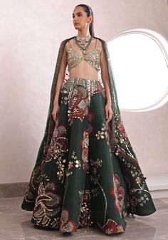 Green Printed And Embroidered Lehenga Set Mahima Mahajan - Fabilicious Fashion Mahima Mahajan, Lehenga Style Saree, Indian Bridesmaid Dresses, Floral Lehenga, Lehenga Style, Embroidered Lehenga, Gold Blouse, Indian Wedding Wear, Amritsar