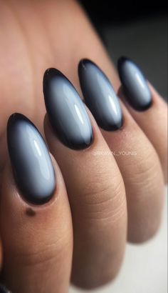 Black And White Gradient Nails, Black French Tip Ombre Nails, Ombre Nails Black And White, Ombre Black And White Nails, Black And White Ombré Nails, Ombre Nails Powder, Black To White Ombre Nails, White To Black Ombre Nails, Black Aurora Nails