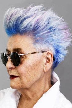 Mode Over 50, Pixie Haircuts For Women, Haircuts For Women Over 50, Short Grey Hair, Short Women, Haircut For Older Women, Pixie Haircuts, Haircuts For Women