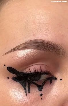 Very Easy Makeup, Eyeliner Inspo, Creative Eyeliner, Smokey Makeup, Alt Makeup, Swag Makeup