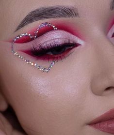 Taylor Swift Eyes, Pink Cut Crease, J Makeup, Concert Makeup, Doll Eye Makeup, Rave Makeup, Makeup Lovers