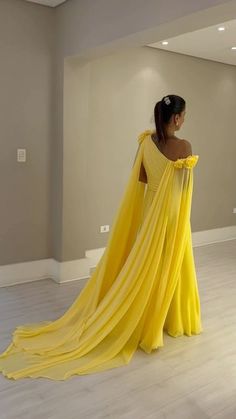 Pregnant Gowns Evening Dresses, Dresses Soiree, Classy Weddings, Glamour Bride, Pregnant Dress, Sweep Train Prom Dress, Chiffon Sleeves, Mother Of The Bride Dress, Home Wedding