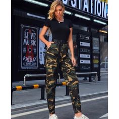 Never Worn Casual Camouflage Mid-rise Bottoms, Spring Camouflage High-waisted Pants, Casual Mid-rise Camouflage Bottoms, Casual Camouflage High-waisted Pants, Casual High-waisted Camouflage Pants, Spring Camouflage High-waisted Cargo Pants, Summer Camouflage Trousers, Camouflage Trousers For Summer, Spring Fitted Camouflage Pants