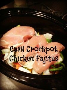 an easy crockpot chicken fajitas recipe is shown in the slow cooker