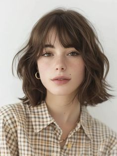 Short Hair Bob Styles With Bangs, Short Hair With Light Layers, Short Haircuts For Plus Size Women, Short Hair Reference, Cute Haircuts For Short Hair, Short Hair And Bangs, Short Haircut Women, Short Hair Long Bangs, Razor Cut Hairstyles