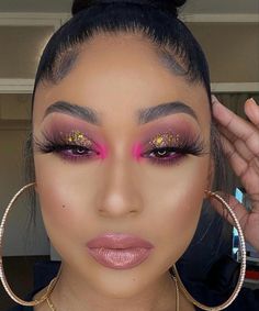 Flower Eyeshadow, Shadow Master, Makeup 2024, Gold Makeup Looks, Face Beat Makeup