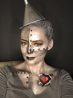 Tin man Halloween makeup Wizard Makeup Men, Dramatic Halloween Costumes, Tim Man Costume, Tin Man Tattoo Ideas, Tin Woman Costume, Tin Man Face Makeup, Tin Man Makeup Women, Tinman Makeup, Tin Man Face Paint