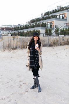 New York Winter Outfit, Rainy Outfit, York Outfits, Hunter Boots Outfit, Outfits New York, Hunter Boot, Pullovers Outfit, New York Winter, Afrikaanse Mode