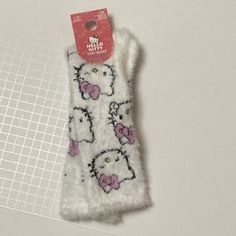 Primark Hello Kitty Women’s Cozy Socks - One Pair Brand: PRIMARK Theme: Hello Kitty Condition: New with tags - show some wear. Item comes from a smoke-free home. Postage: free USA postage Description: Cream/off white women’s cozy socks featuring Hello Kitty.  Size: Women’s US 6-10, UK 4-8, EU 37-42 INTERNATIONAL BUYERS are responsible for all VAT, fees, taxes, customs, duty, or other costs for import into their country. Primark Pijama, Hello Kitty Socks, Cosy Socks, Cozy Socks, Pink Princess, New Sign, New World, Hello Kitty, Mens Accessories