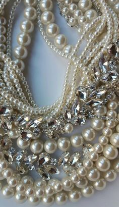 Trending Necklace, Jewelry For Bride, Chunky Pearl Necklace, Wedding Jewelry For Bride, Chunky Pearls, Vintage Jewelry Crafts, Pearl Necklace Wedding, Trending Necklaces, Mother Of Bride