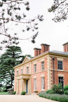 The outside and grounds of Garthmyl Hall, one of the UK's best country house wedding venues Detail Wedding Dress, Groom And Groomsmen Outfits, Hedsor House, Unusual Wedding Venues, Stunning Wedding Venues, Wedding Venues Uk, Historic Wedding