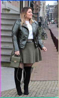 Plus Size Boots, Fall Fashion Coats, Hijab Trends, Winter Skirt Outfit, Fall Inspiration, Life Tips