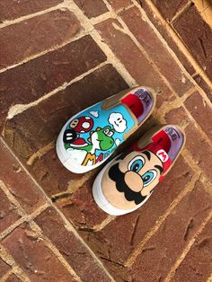 Peppa Pig Shoes, Painting Clothes, Painting Shoes, Minnie Mouse Shoes, Ribbon Embroidery Tutorial, Sneaker Design, Shoes Diy, Embroidery Tutorial