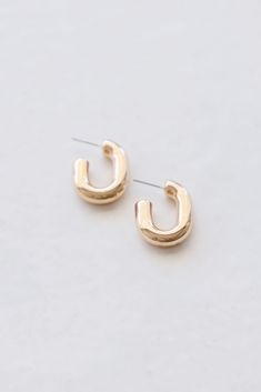 Rectangle Thick Hoop Earrings Gold Luxury Rectangular Everyday Earrings, Affordable Trendy Rectangular Hoop Earrings, Cheap Trendy Rectangular Hoop Earrings, Thick Hoop Earrings, Miss Match, Glitz And Glamour, Hammered Hoop Earrings, Hoop Earrings Gold, Rectangle Shape