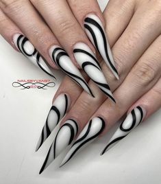 Nails Acrylic Spooky, Nail Designs Goth, Nail Ideas Disney, Witch Nails Acrylic, Black Witchy Nails, Nail Designs Y2k, Goth Acrylic Nails, Current Nail Trends 2023