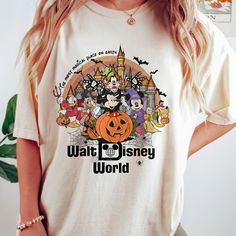 Vintage Walt Disney World Halloween Shirt, Mickey And Friends Halloween Shirt Shaak Ti, Disney Characters Halloween, Mickey Hoodie, Disney World Halloween, Tema Disney, Scary Halloween Party, Family Halloween, Retro Halloween, Disney Halloween